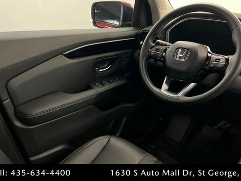 Used 2023 Honda Pilot Touring image 11