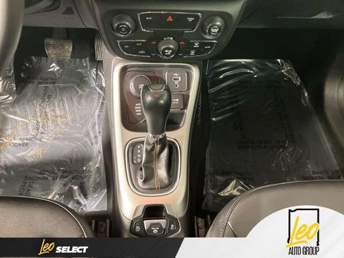 Used 2021 Jeep Compass Latitude AWD/4WD image 16