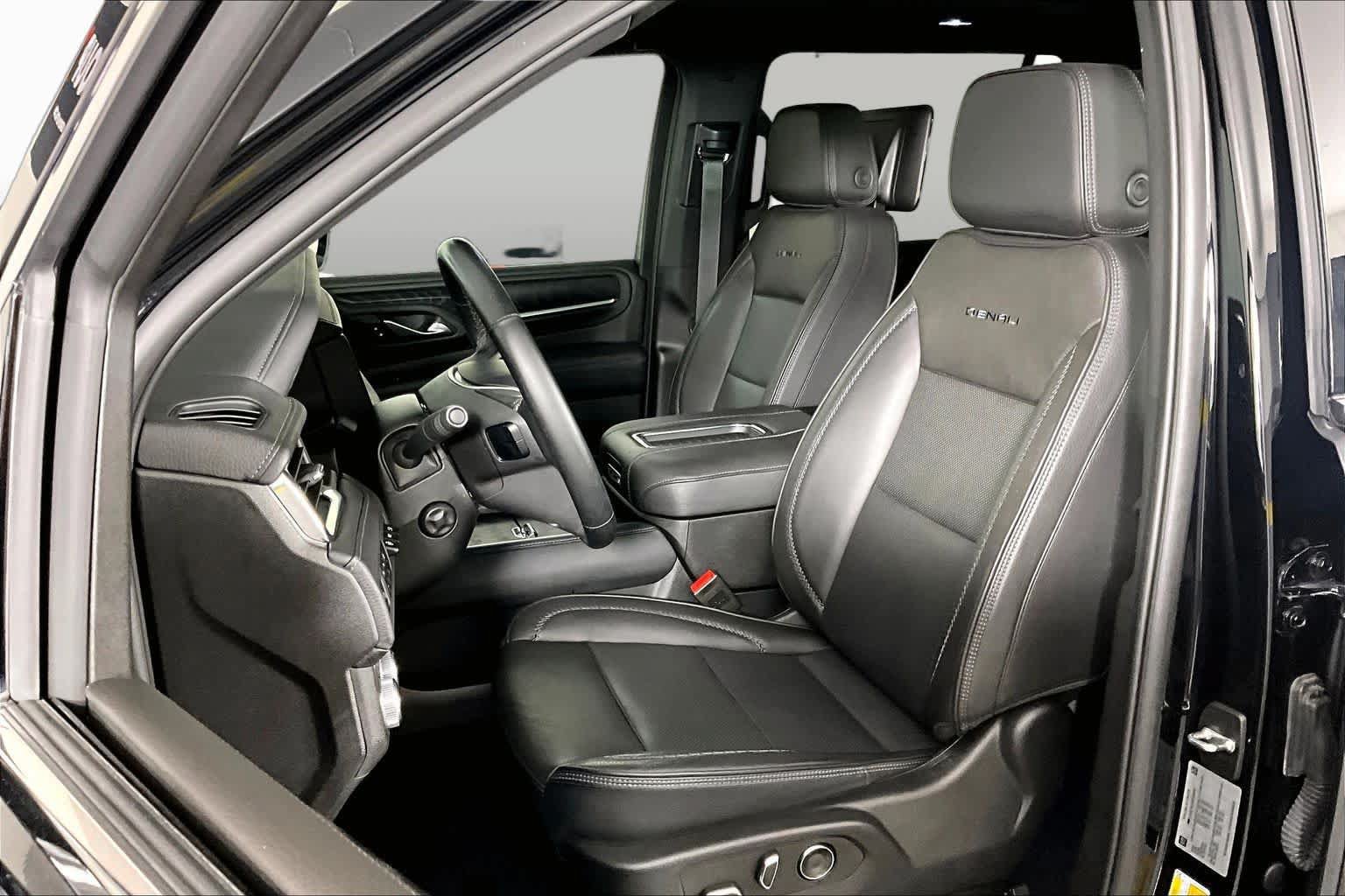 Used 2024 GMC Yukon XL Denali w/ Max Trailering Package AWD/4WD image 8