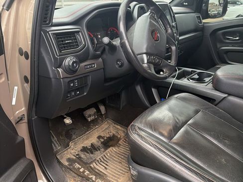 Used 2020 Nissan Titan PRO-4X w/ Pro-4x Convenience Package image 7