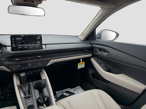 New 2026 Honda Accord SE image 18