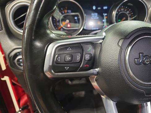 Used 2020 Jeep Gladiator Overland w/ Trailer Tow Package image 18