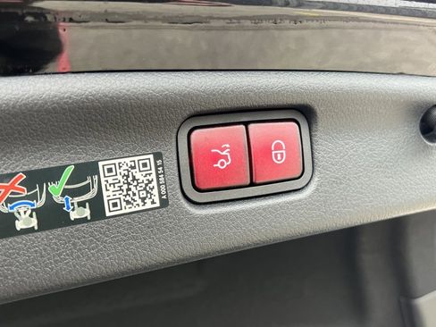 Used 2024 Mercedes-Benz C 63 AMG S image 19