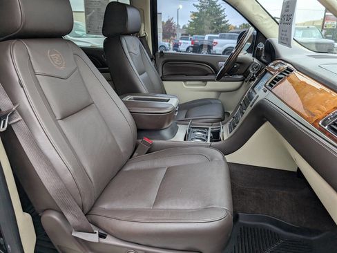 Used 2014 Cadillac Escalade Platinum image 20