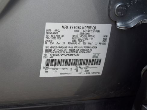Used 2023 Ford Explorer XLT w/ Equipment Group 202A RWD image 27