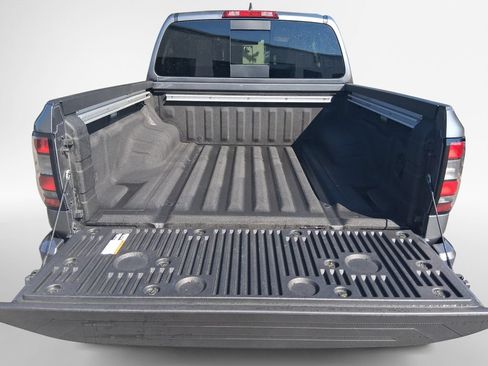 Used 2024 Nissan Frontier SV w/ SV Convenience Package RWD image 25