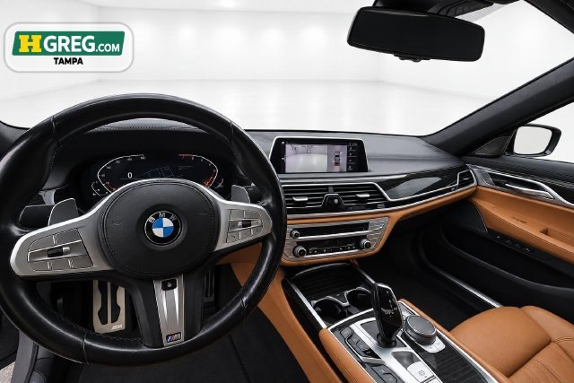 Used 2022 BMW 740i w/ M Sport Package RWD image 14