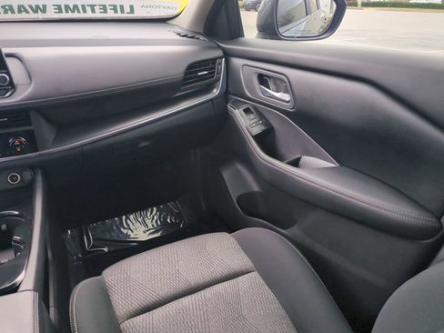 Certified 2026 Nissan Rogue SV image 17