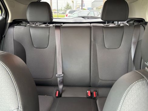 Used 2025 Buick Encore GX Preferred FWD image 37