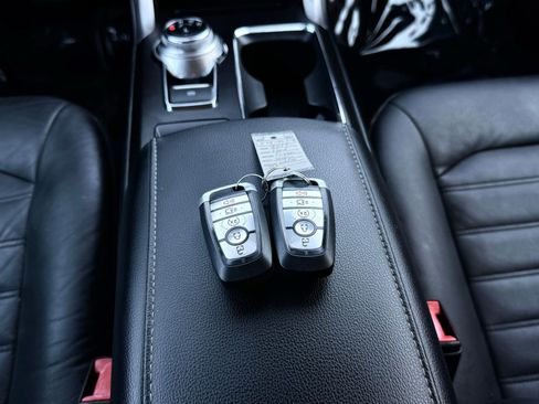 Used 2017 Ford Fusion SE w/ Equipment Group 602A image 30