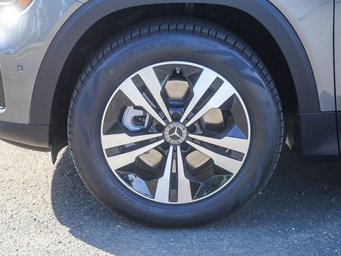 New 2026 Mercedes-Benz GLB 250 4MATIC image 9