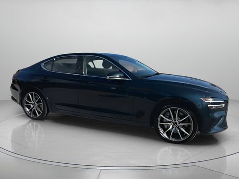Used 2025 Genesis G70 2.5T image 34