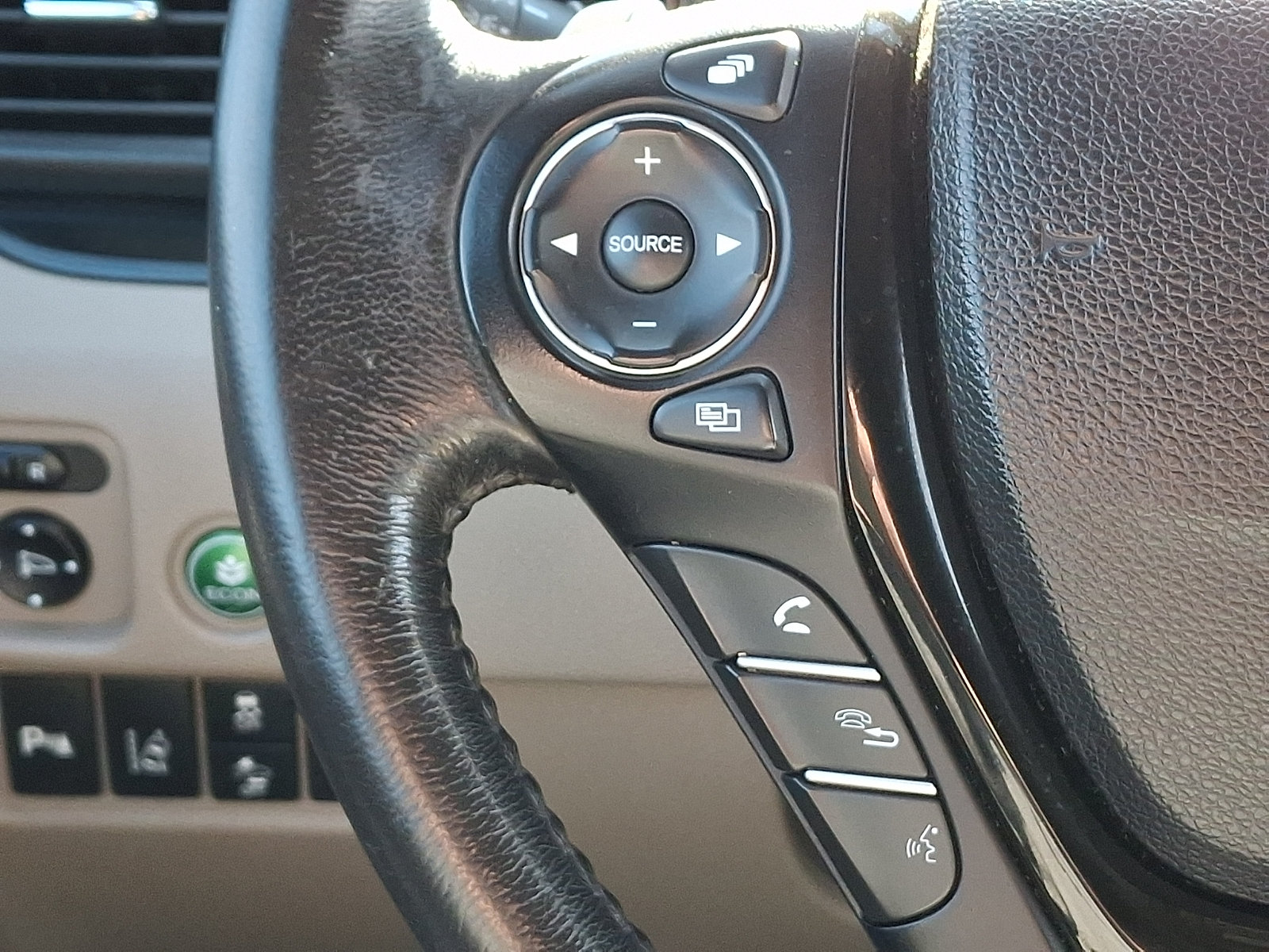 Used 2016 Honda Pilot Touring image 24