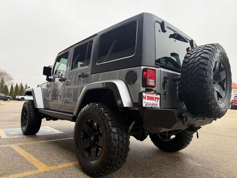 Used 2013 Jeep Wrangler Unlimited Sahara w/ Connectivity Group image 9