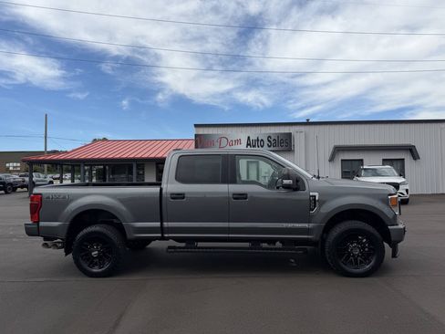 Used 2022 Ford F350 XLT w/ Black Appearance Package AWD/4WD image 1