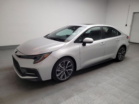 Used 2022 Toyota Corolla SE image 2