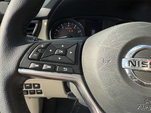 Used 2019 Nissan Rogue SL image 21