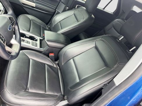 Used 2022 Ford Explorer XLT w/ Equipment Group 202A RWD image 18