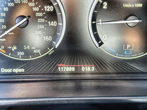 Used 2018 BMW X5 xDrive40e image 12