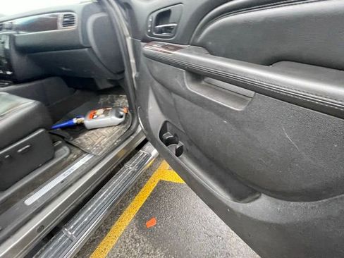 Used 2014 GMC Sierra 2500 Denali w/ Suspension Package, Off-Road image 9