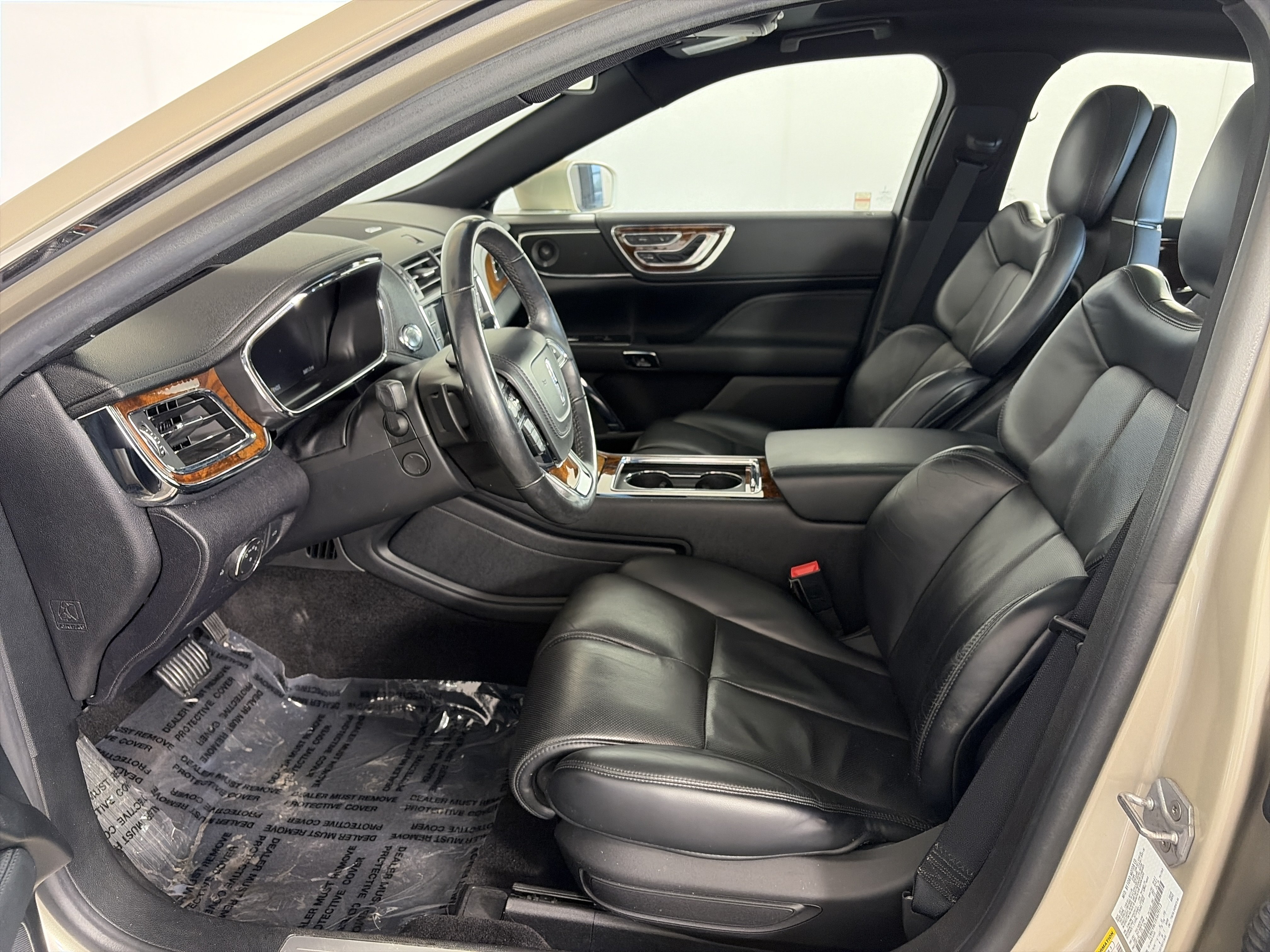 Used 2017 Lincoln Continental Reserve w/ Climate Package AWD/4WD image 6