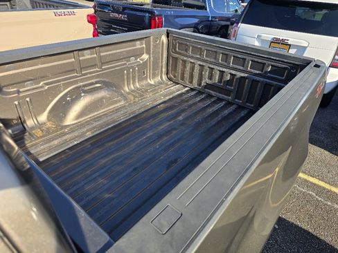 Used 2015 Chevrolet Colorado Z71 image 9