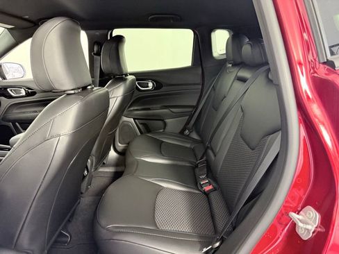 New 2026 Jeep Compass Latitude image 17