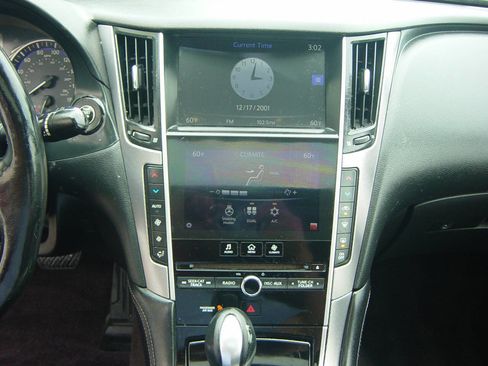 Used 2015 INFINITI Q50 2.0t w/ Moonroof Package image 8