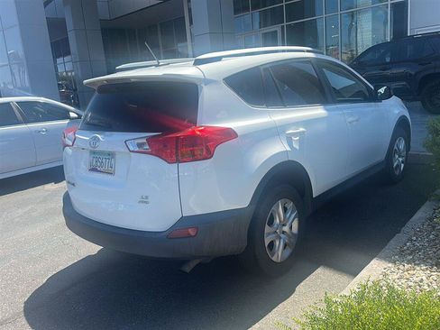 Used 2014 Toyota RAV4 LE AWD/4WD image 5