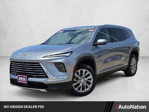 Used 2025 Buick Enclave Preferred FWD image 1