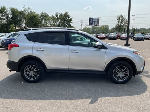 Used 2014 Toyota RAV4 XLE AWD/4WD image 9