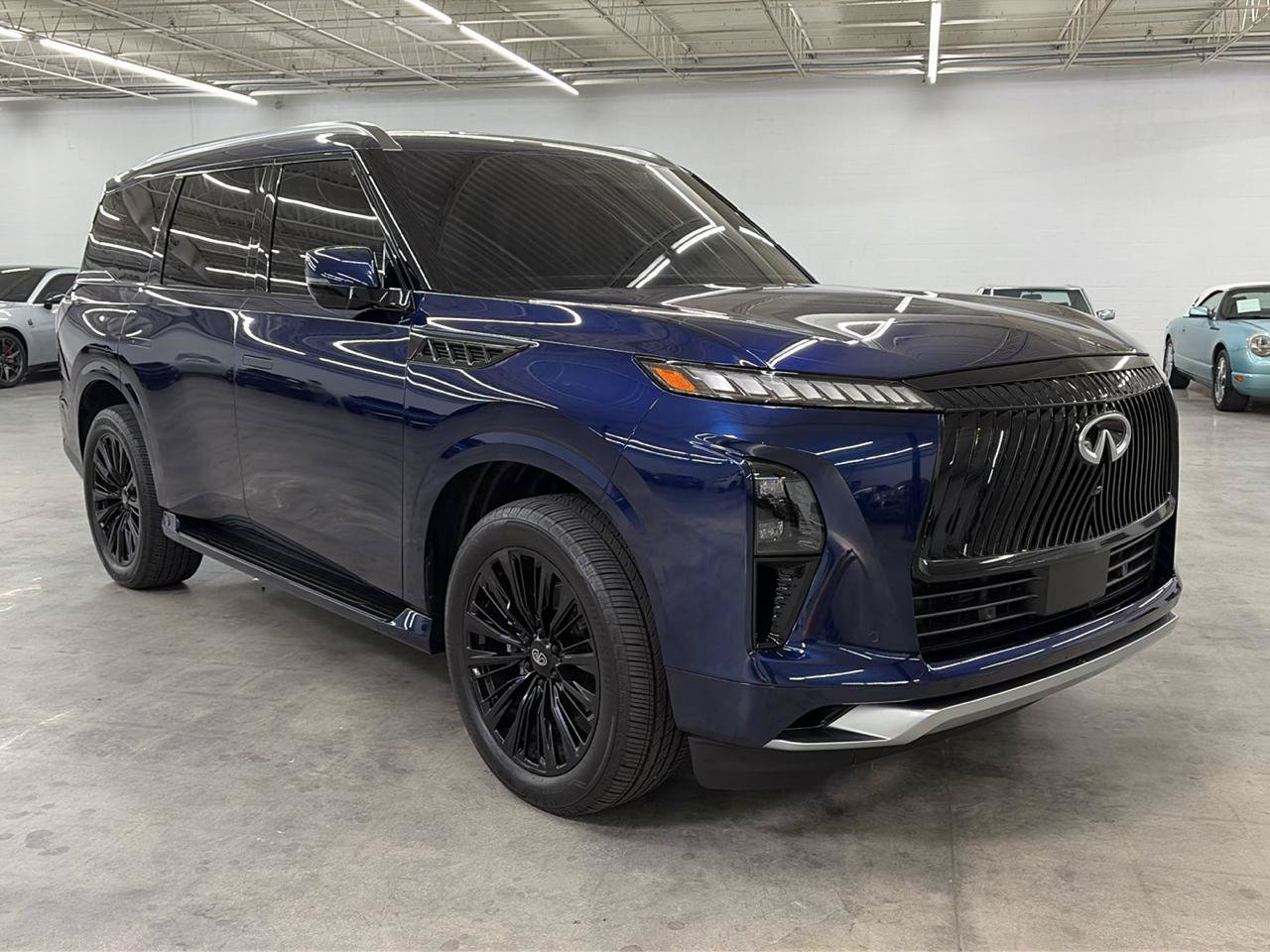 Used 2025 INFINITI QX80 Luxe RWD image 4