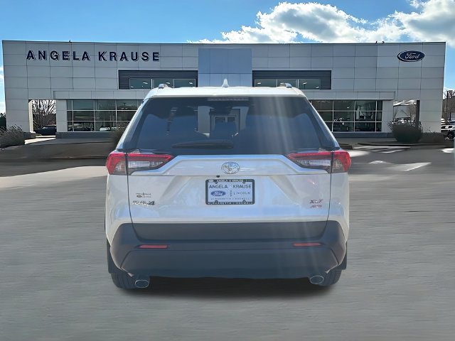 Used 2021 Toyota RAV4 XLE Premium AWD/4WD image 7