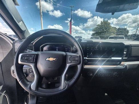 Used 2023 Chevrolet Silverado 1500 LT RWD image 11