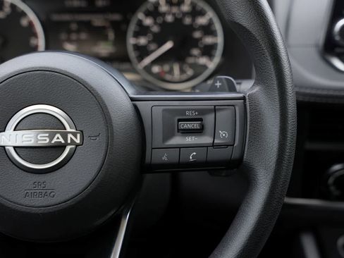 Used 2023 Nissan Rogue S FWD image 11