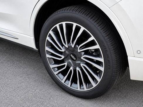 Used 2020 Lincoln Corsair Reserve w/ Equipment Group 202A AWD/4WD image 8