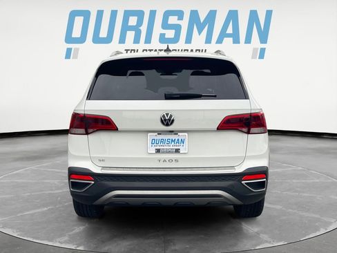 Used 2023 Volkswagen Taos SE w/ Black Wheel Package image 5