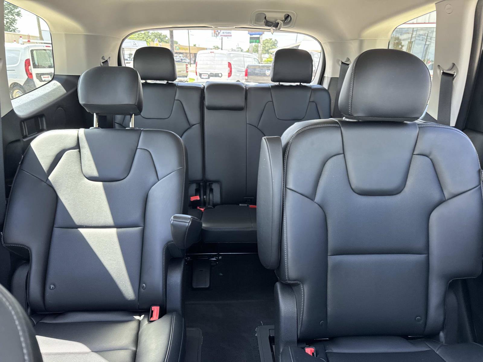 Used 2024 Kia Telluride S w/ S Sunroof Package FWD image 9