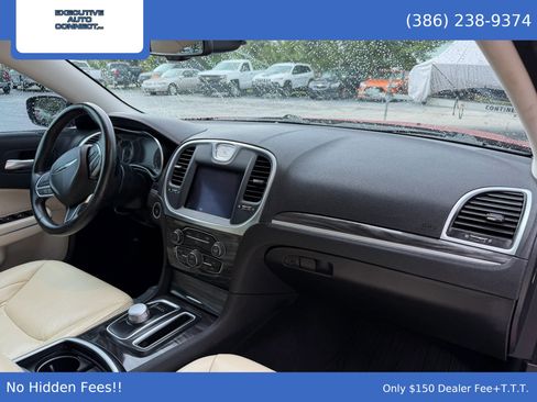 Used 2021 Chrysler 300 Touring w/ Driver Convenience Group RWD image 16