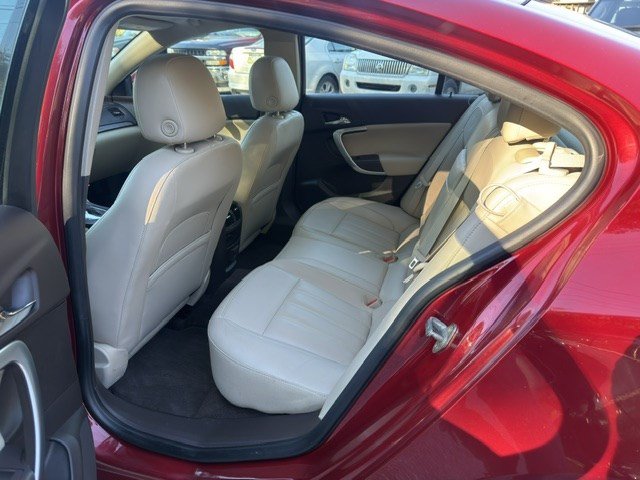 Used 2012 Buick Regal Premium FWD image 8