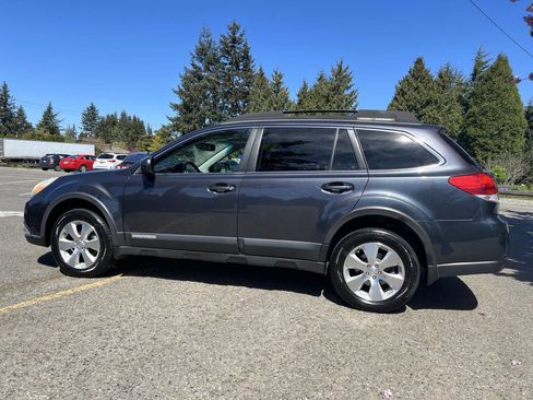 Used 2011 Subaru Outback 3.6R Limited w/ PWR Moonroof Pkg AWD/4WD image 8