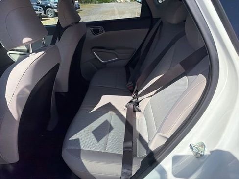 Used 2022 Kia Soul LX w/ Technology Package FWD image 11
