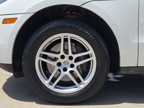Used 2018 Porsche Macan AWD/4WD image 13