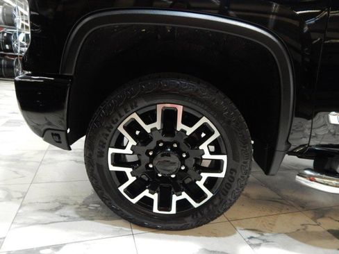 Used 2025 Chevrolet Silverado 2500 High Country w/ High Country Premium Package image 12