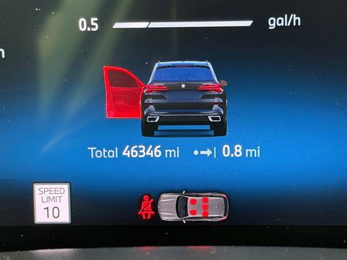 Used 2024 BMW X5 sDrive40i w/ M Sport Package RWD image 21