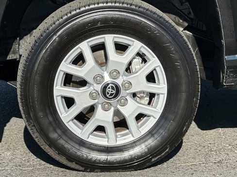 Used 2025 Toyota Tacoma SR5 image 29