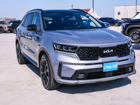 Used 2022 Kia Sorento SX FWD image 3