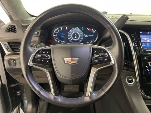 Used 2019 Cadillac Escalade Platinum image 17