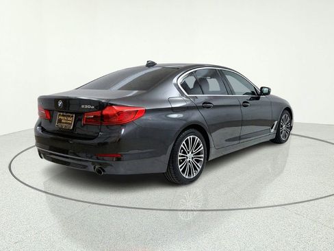 Used 2020 BMW 530e xDrive w/ Convenience Package image 8