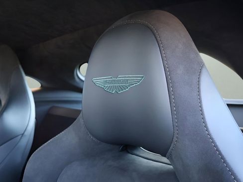 Used 2025 Aston Martin V8 Vantage Coupe image 14